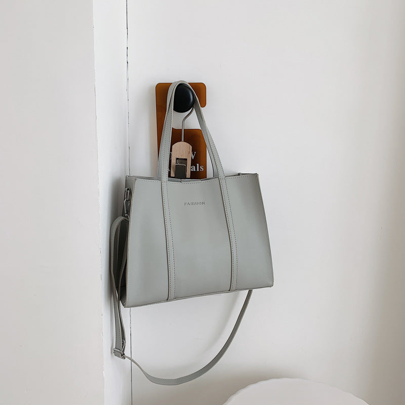 Large Capacity Bag Women's Spring New Fashion Simple Shoulder Bag Texture Simple Commuter Tote Bag