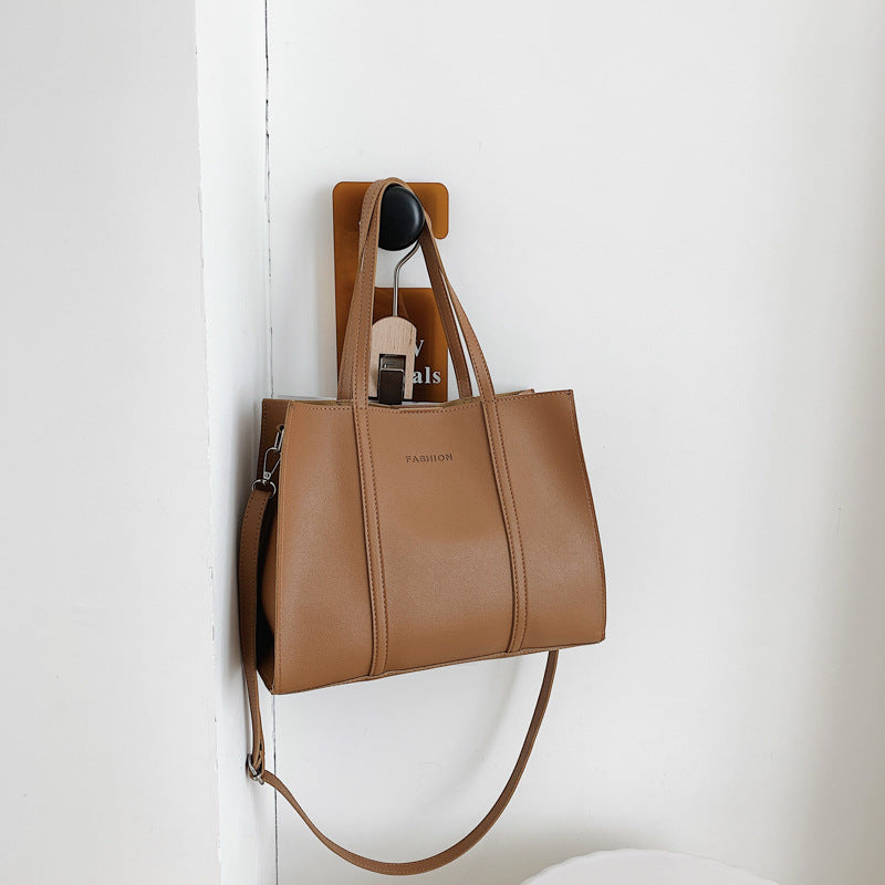 Large Capacity Bag Women's Spring New Fashion Simple Shoulder Bag Texture Simple Commuter Tote Bag