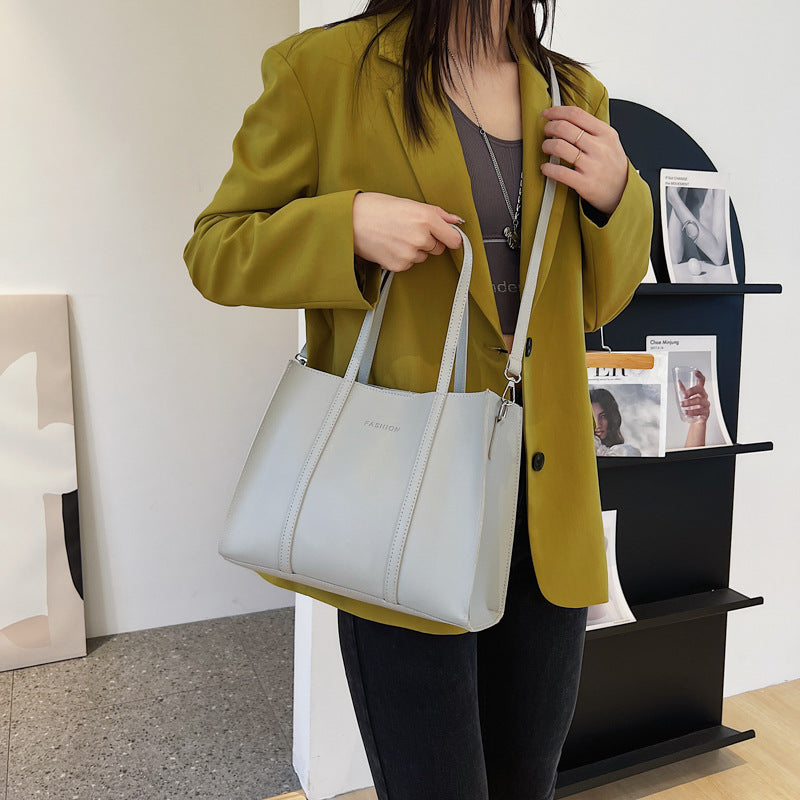 Large Capacity Bag Women's Spring New Fashion Simple Shoulder Bag Texture Simple Commuter Tote Bag