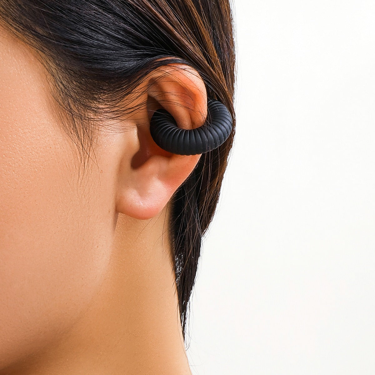 Simple Colorful Threaded Stripes No Piercing Ear Clip Single Ear Bone Nail Women's Trendy Circle Ear Clip