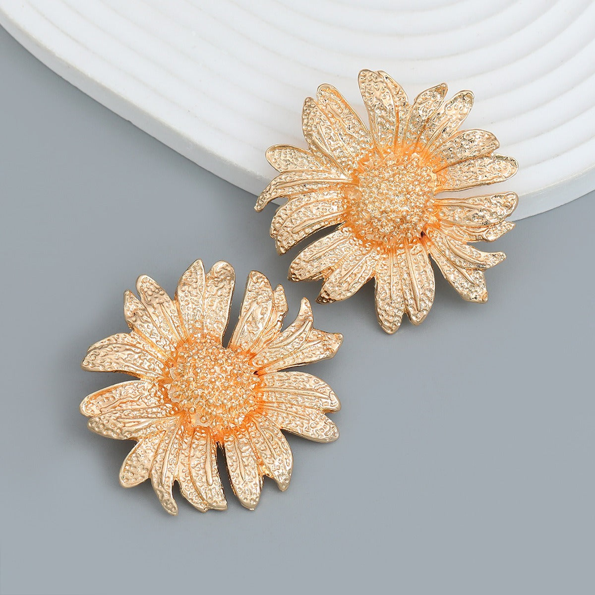 Sunflower flower earrings for women exaggerated metallic flower earrings