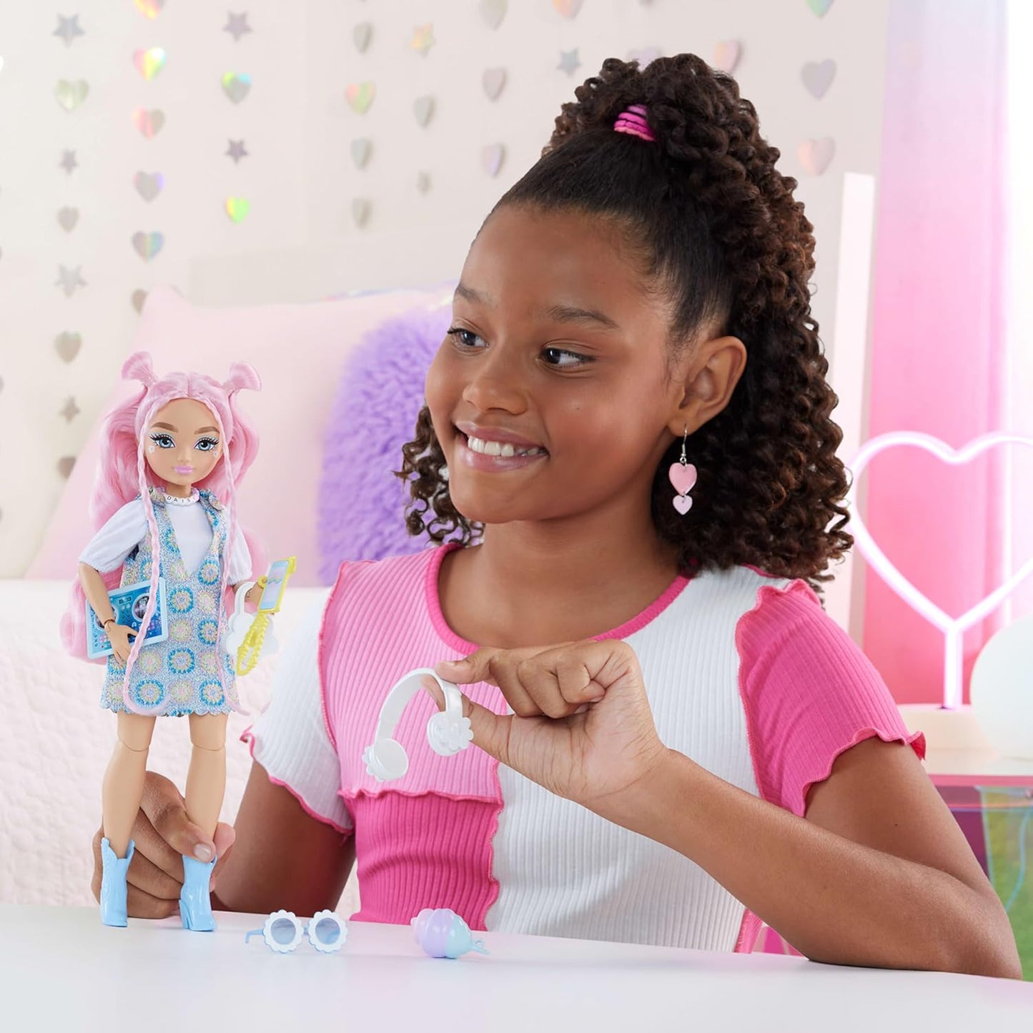 Barbie Dream Besties, Daisy Jean Fashion Doll with 9 DJ & Music Themed Pieces
