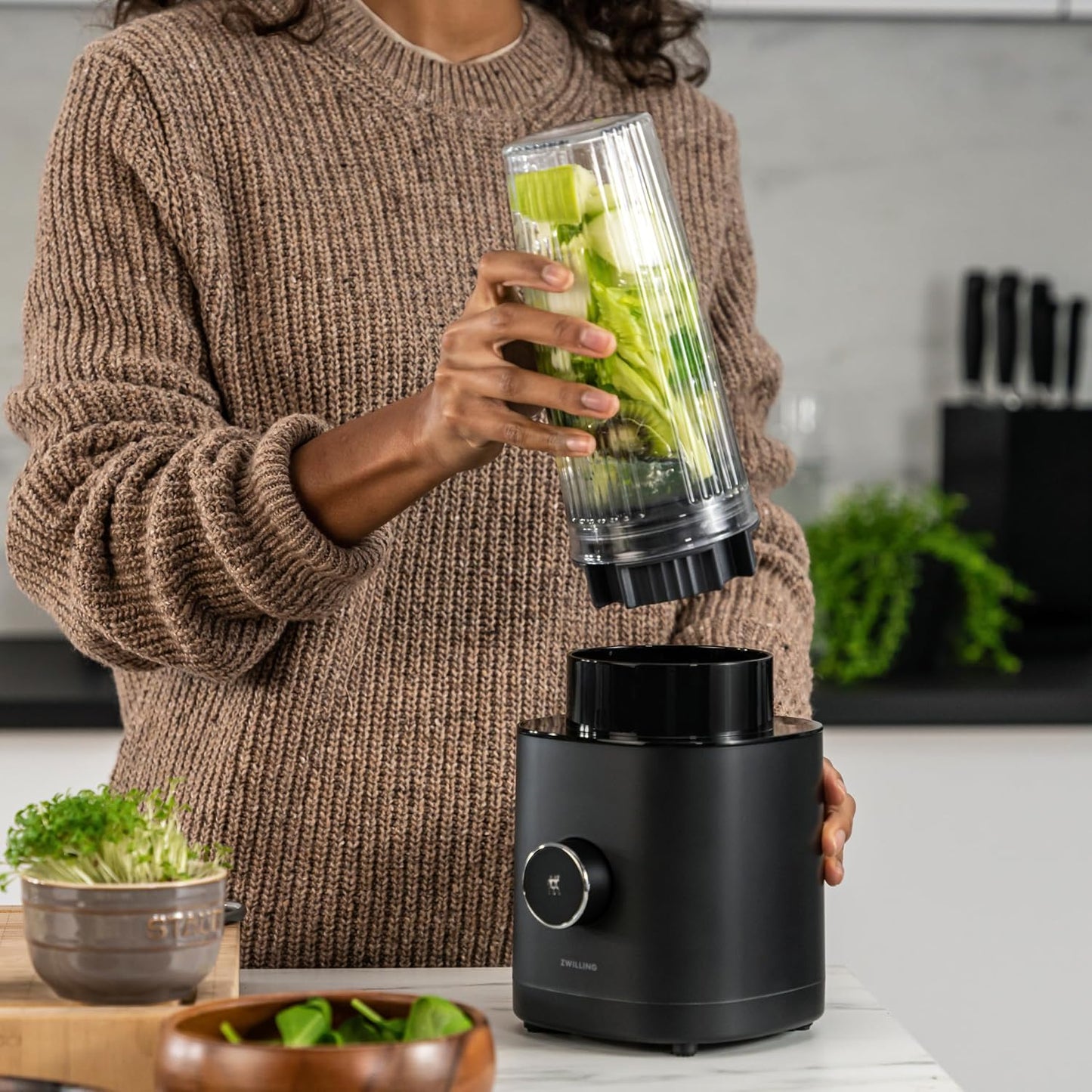 ZWILLING Enfinigy Personal Blender, 20 oz BPA-Free Travel Cup, Piranha Blade, Smoothie & Shake Blender, Black
