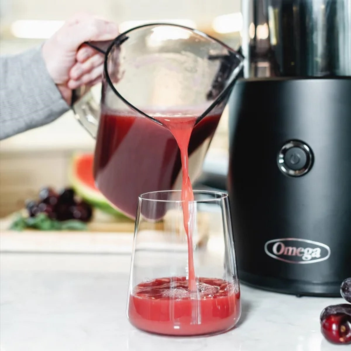 Omega Effortless Batch Juicer Cold Press Slow Juicer with 2L Hopper