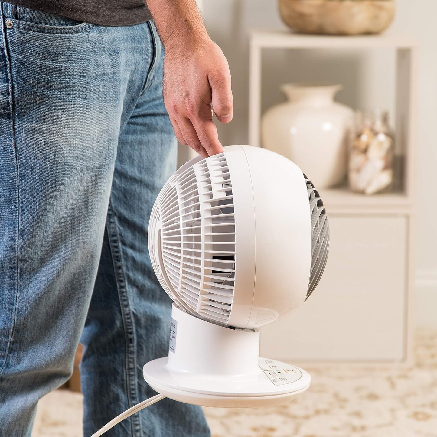 WOOZOO Desk Fan with Remote, Oscillating Table Air Circulator, 5 Speeds, 82ft Max Air Distance, Adjustable Tilt, Low Noise Motor, Small Fan for Bedroom, Office, Dorm, White